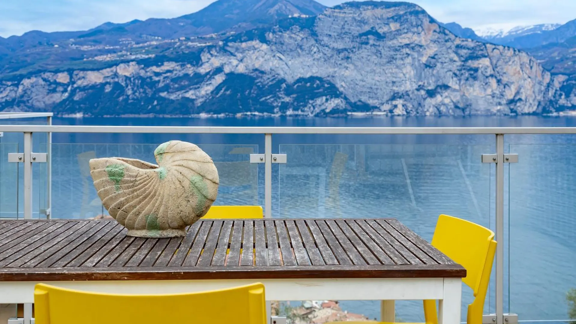 Ca De L'Angelon Aparthotel Brenzone sul Garda