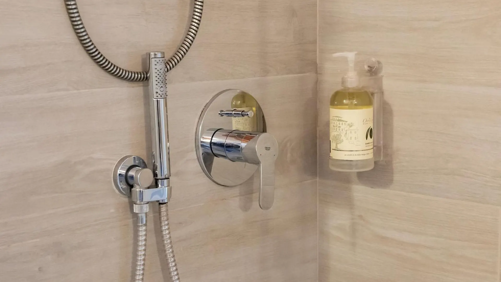 Ca De L'Angelon Aparthotel Brenzone sul Garda