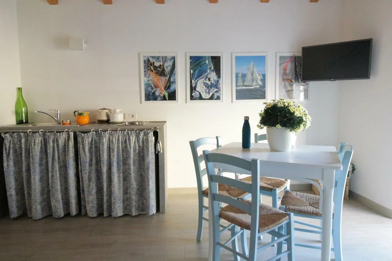 Ca De L'Angelon Aparthotel Brenzone sul Garda